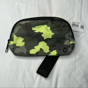 Lululemon Everywhere Belt Bag